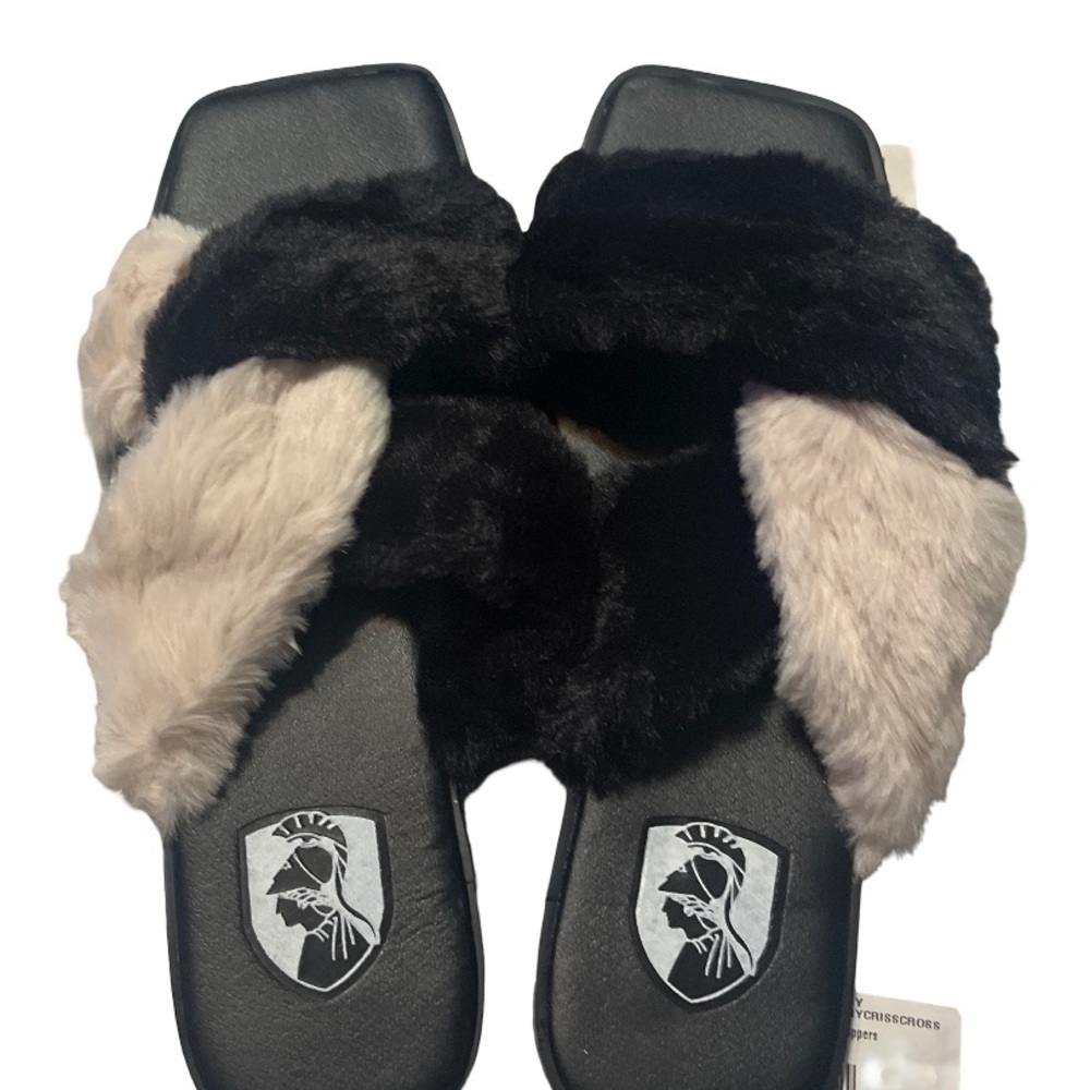 New VHNY Black and Cream Criss Cross Faux Fur Slippers